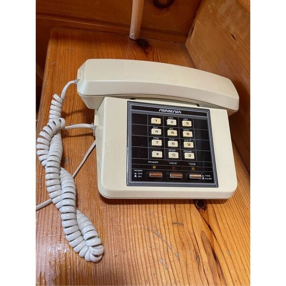 Vintage Soundesign Model 7255 AR Retro Desk Telephone 1980's Phone - Picture 1 of 3